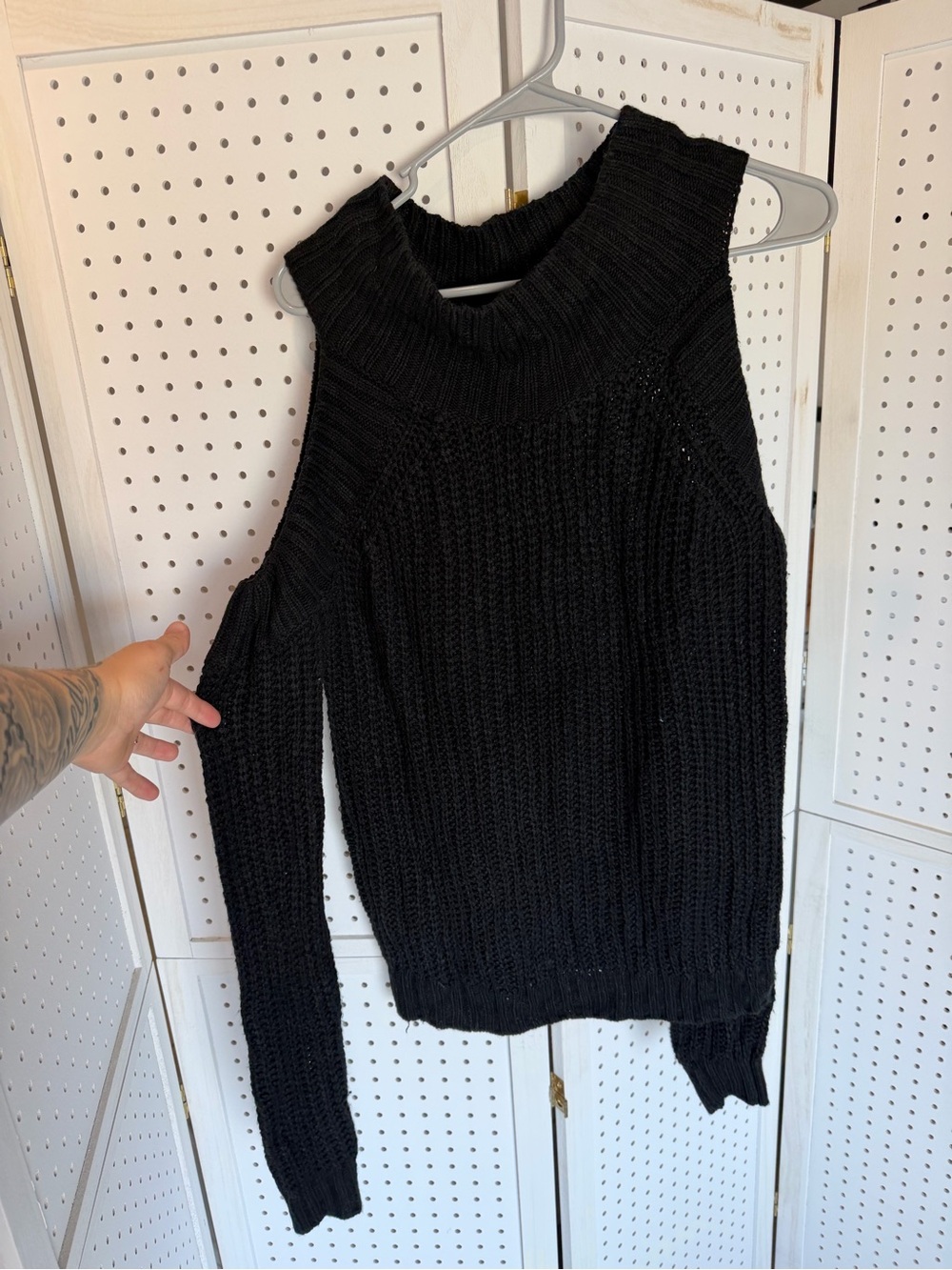 Elan - Women’s Black Cold-Shoulder Knit Sweater - Medium